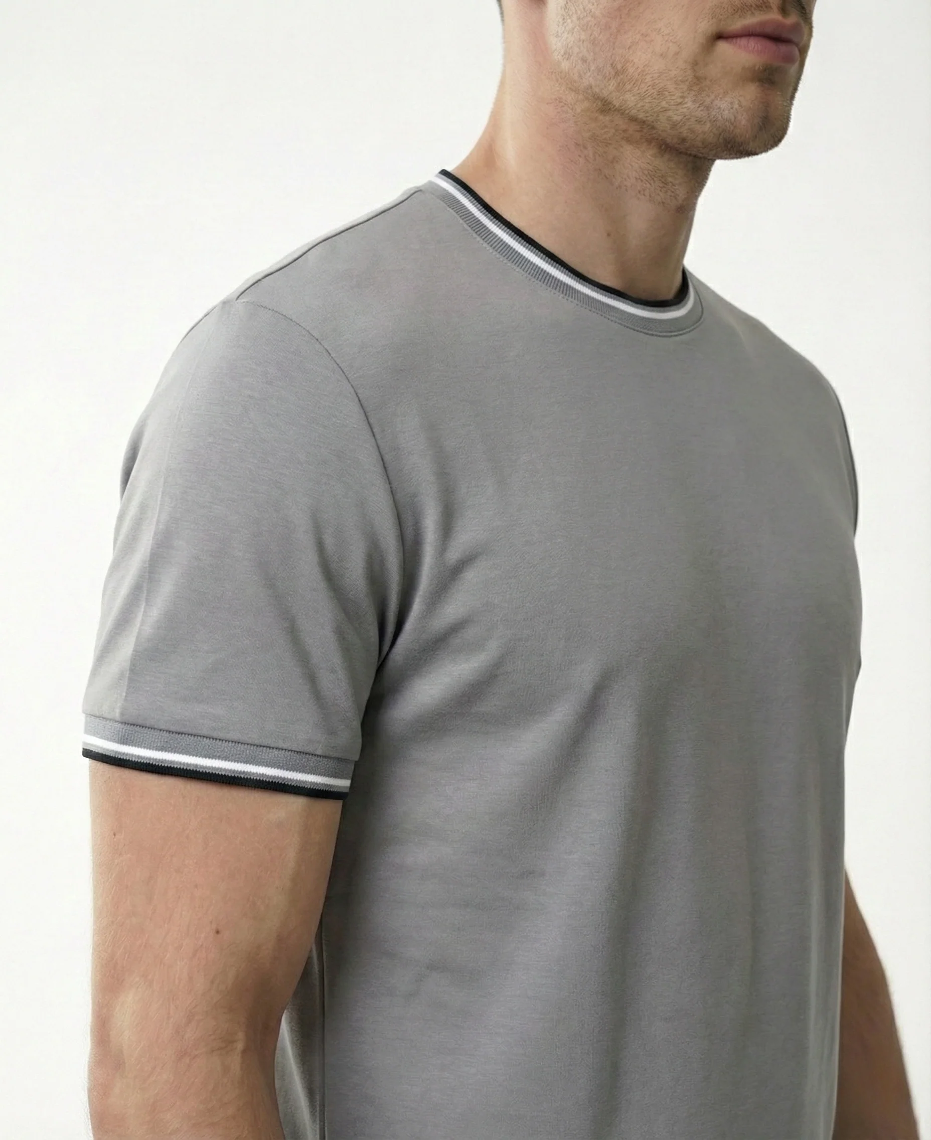 Luxe 26 T - Light Grey/ Black Trim - Image 3