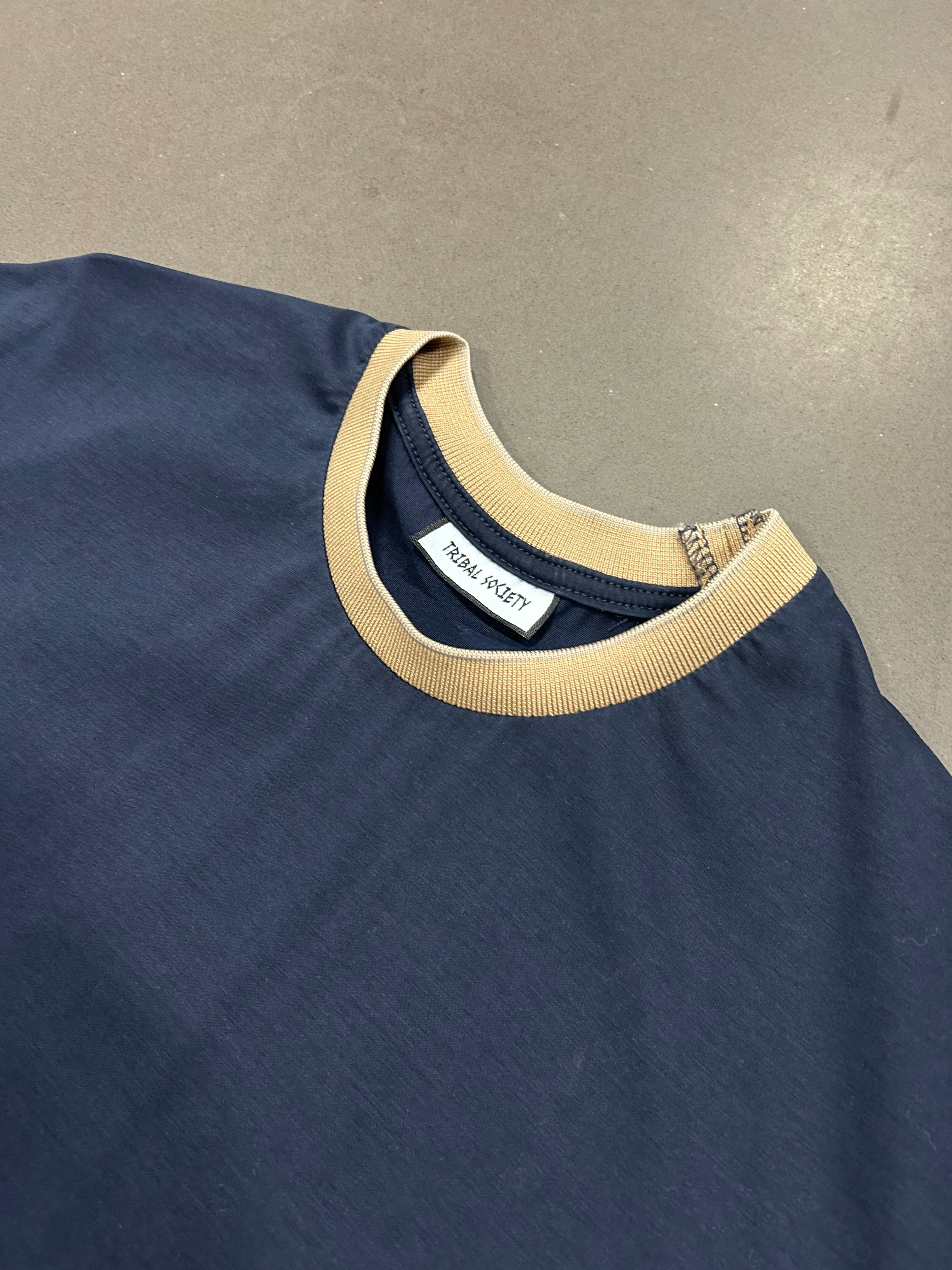 RESELL: Biscuit Trim Navy Luxe Tee, Medium - Image 4
