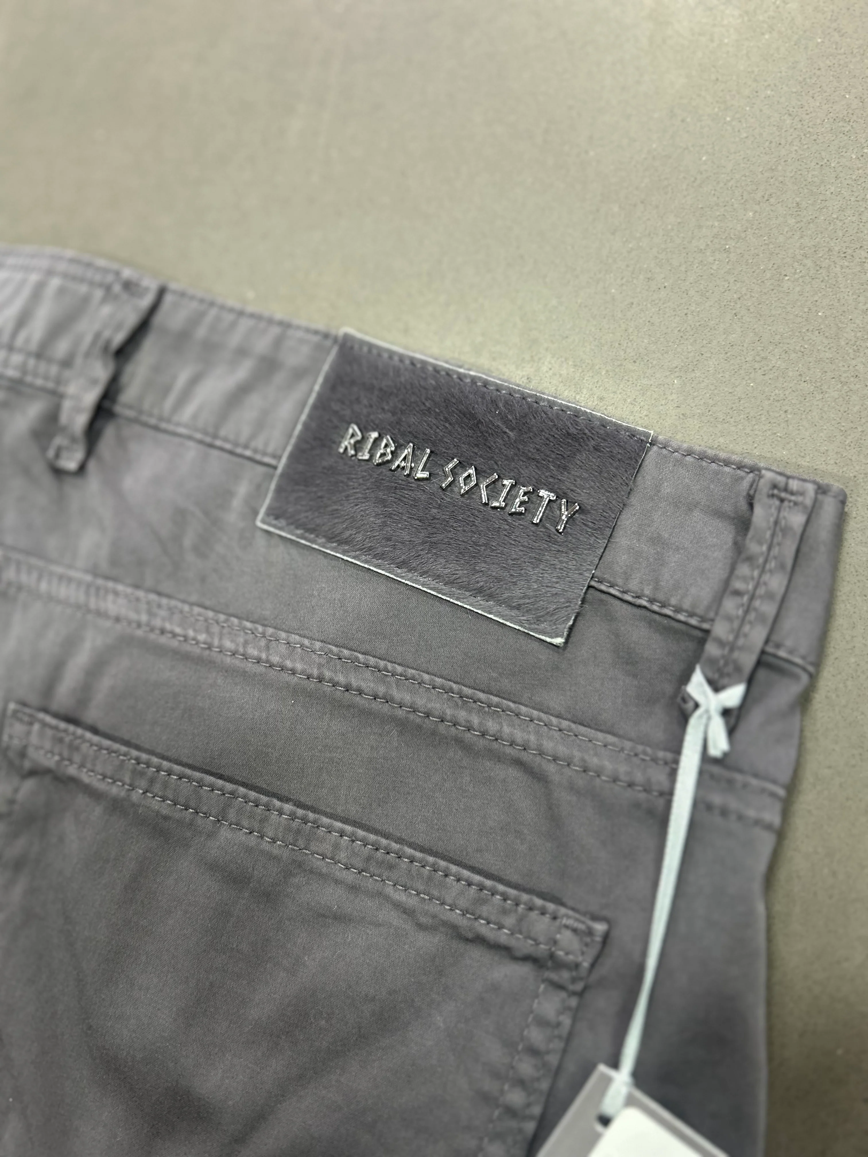RESELL: Grey Chino Shorts 38” - Image 4