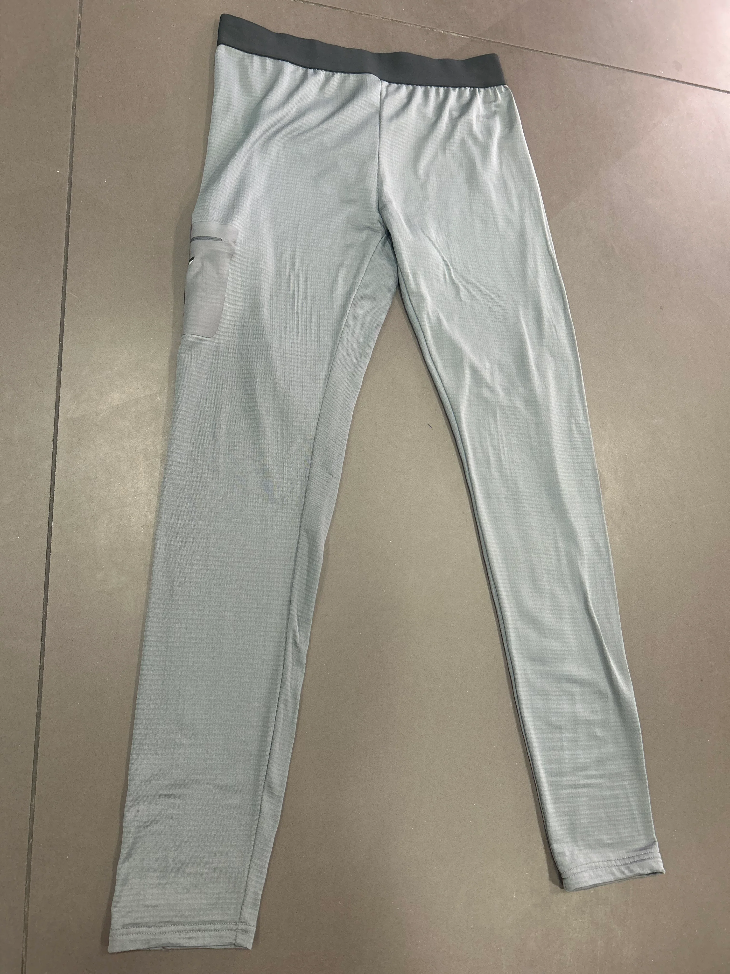 RESELL: Grey Thermal Pants Large - Image 2