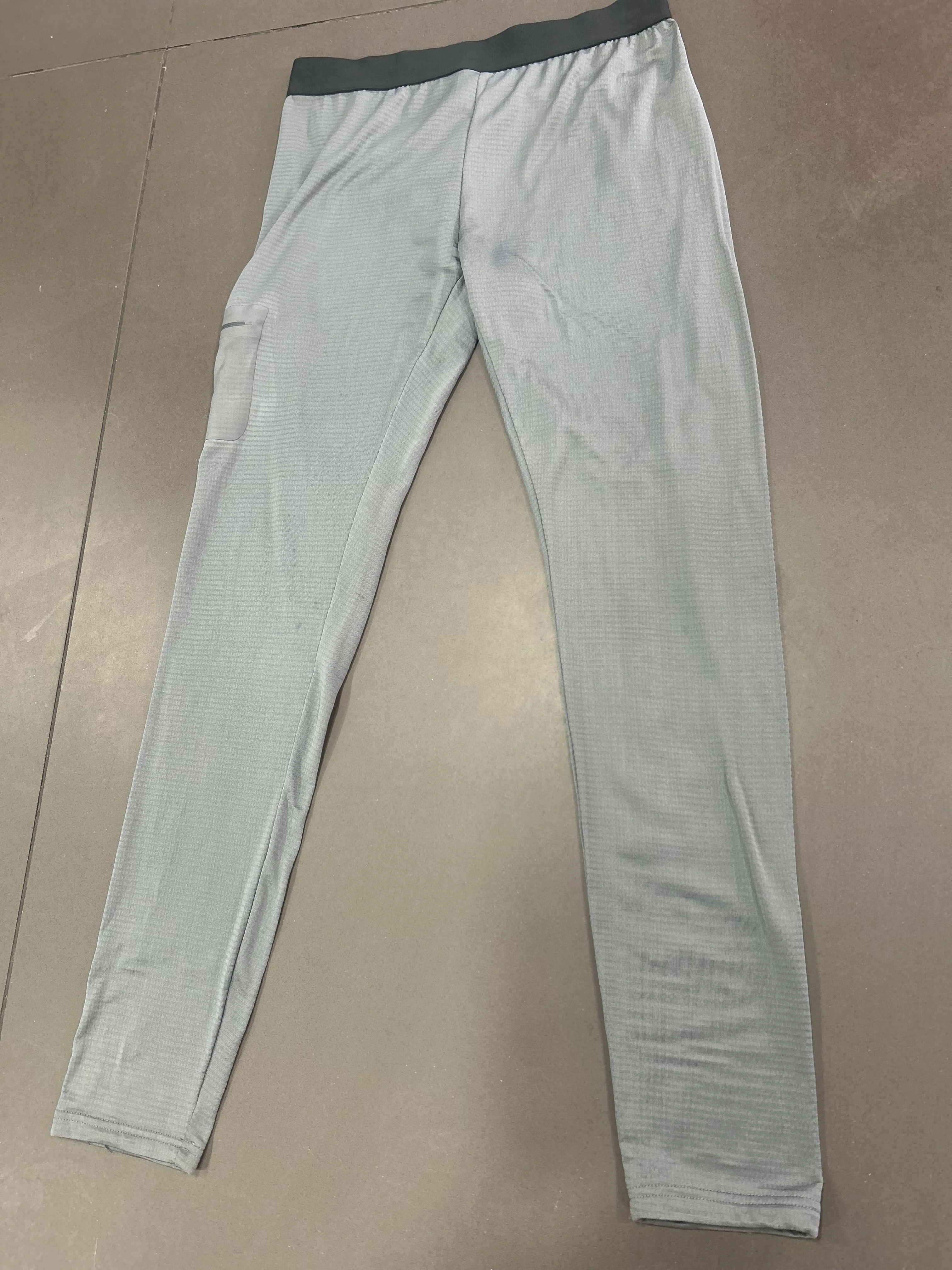 RESELL: Grey Thermal Pants Large - Image 5