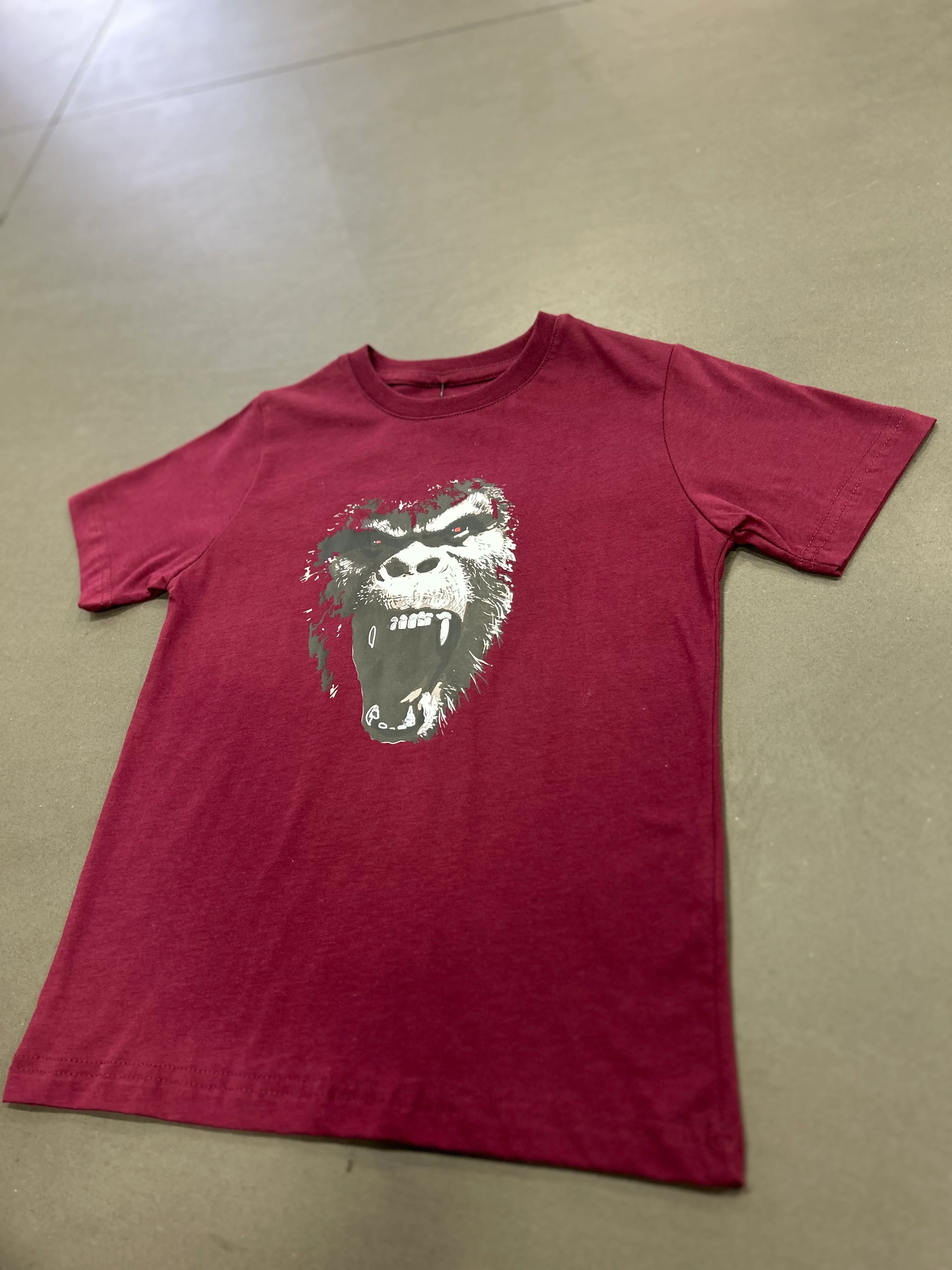 RESELL: Kids burgundy gorilla print T-shirt - Image 4